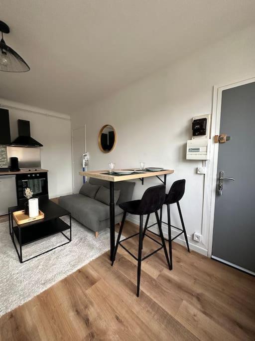 Appartement Proche Paris Et Metro - Parking Prive Мезонз-Альфор Екстер'єр фото